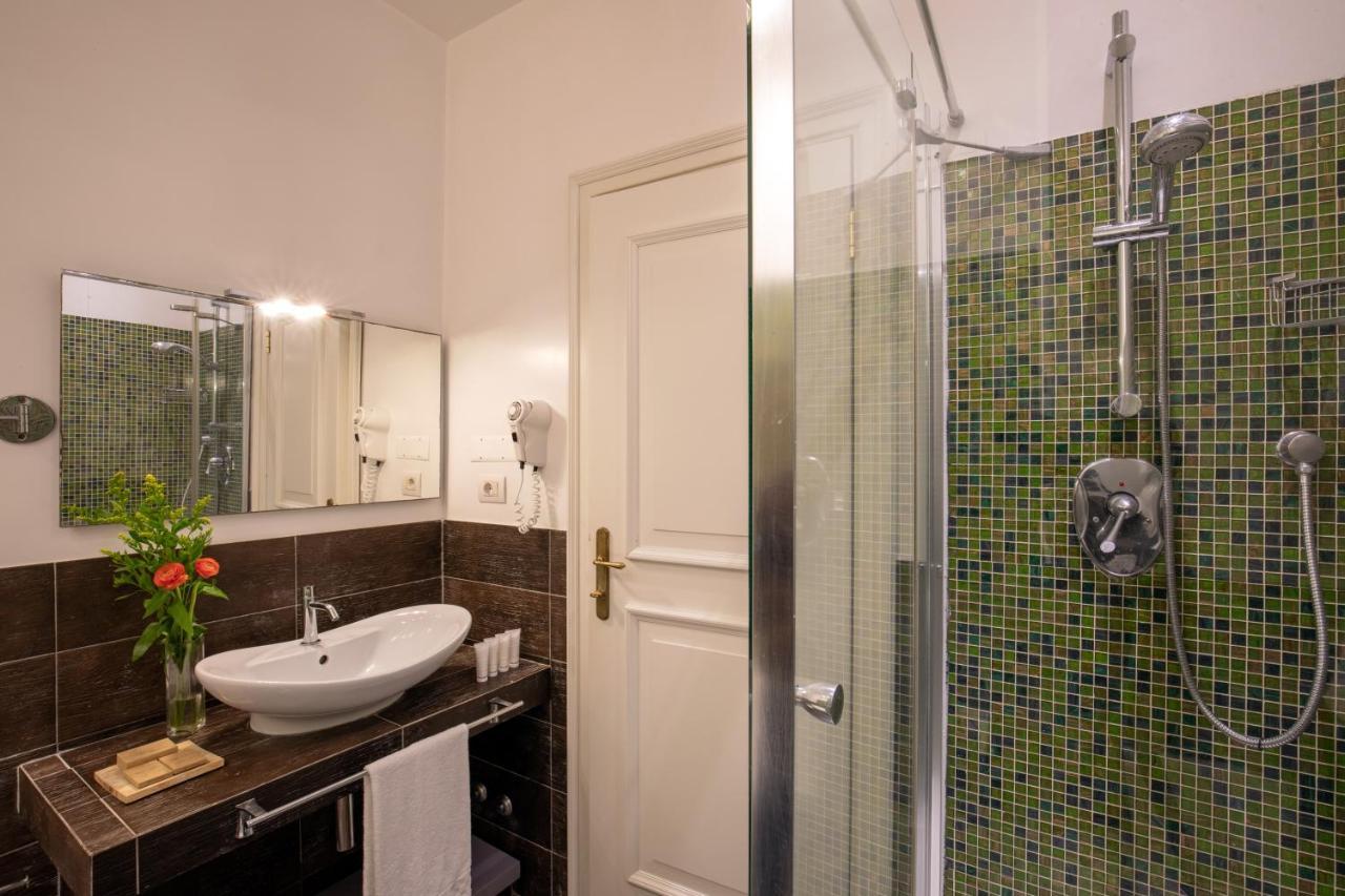 Vivaldi Luxury Rooms Рим Екстериор снимка