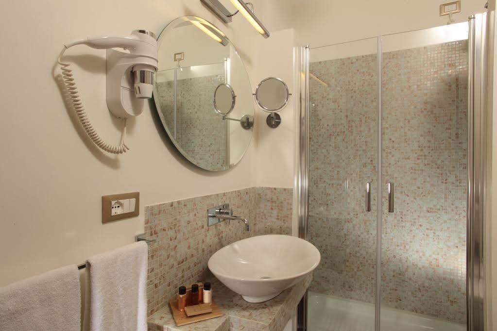 Vivaldi Luxury Rooms Рим Екстериор снимка