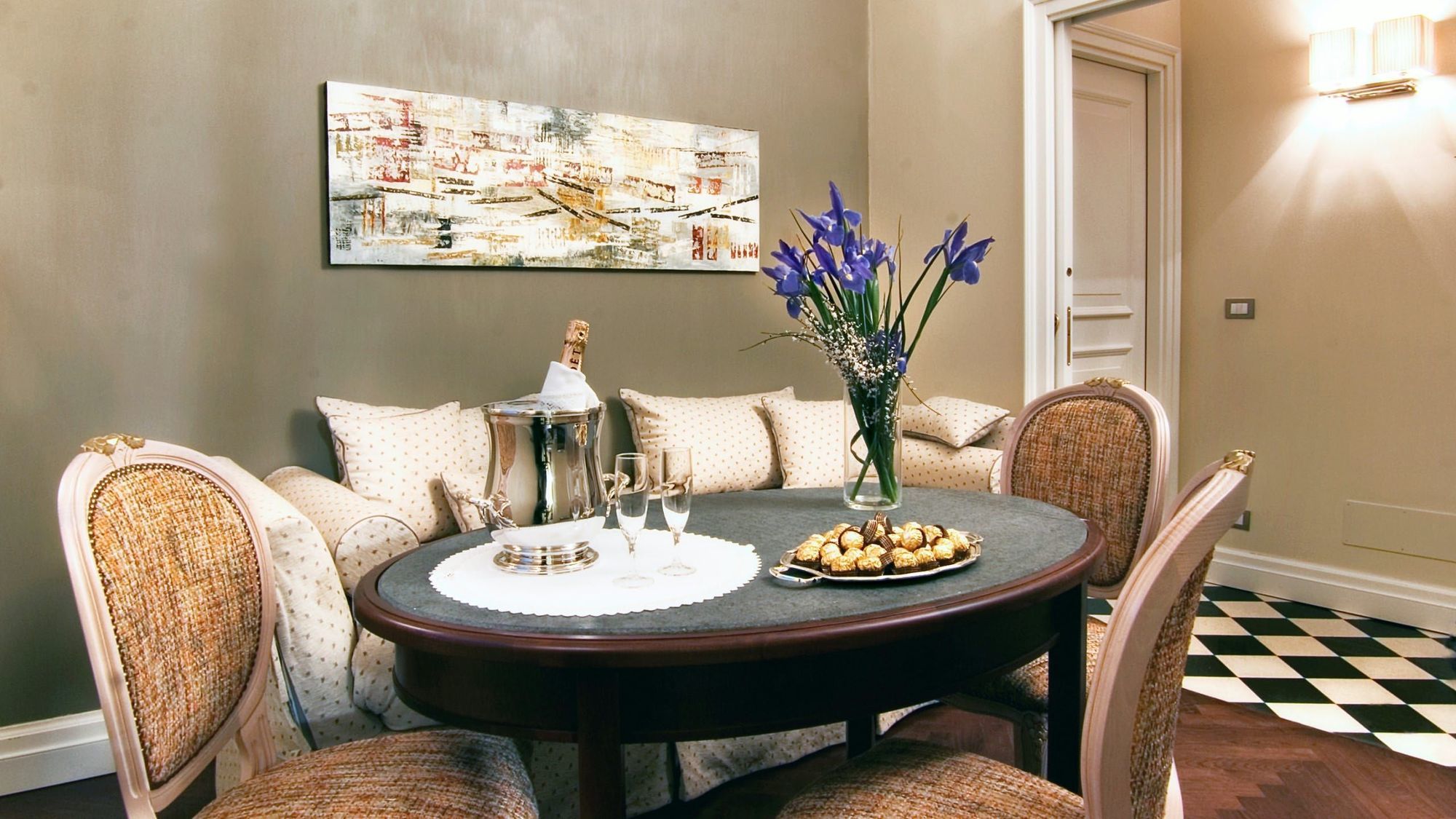 Vivaldi Luxury Rooms Рим Екстериор снимка